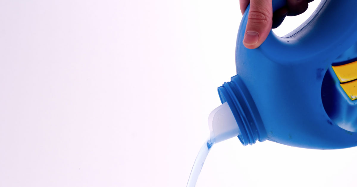 Pouring Fabric softner